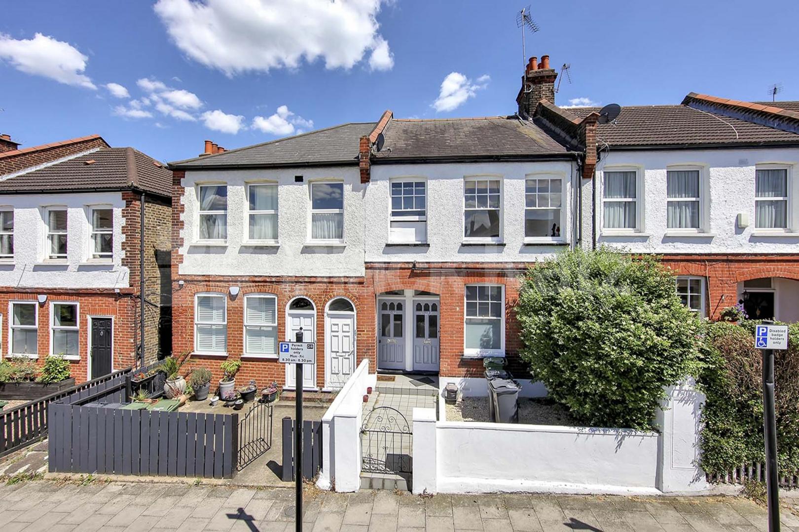 Bright & airy first floor period conversion with extra study room. Lyham Road, Clapham Park
